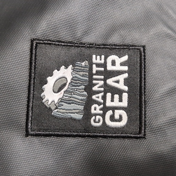 Granite Gear Waterproof Cross-Body Messenger Bag G7063-1 Black NWOT - Picture 2 of 16